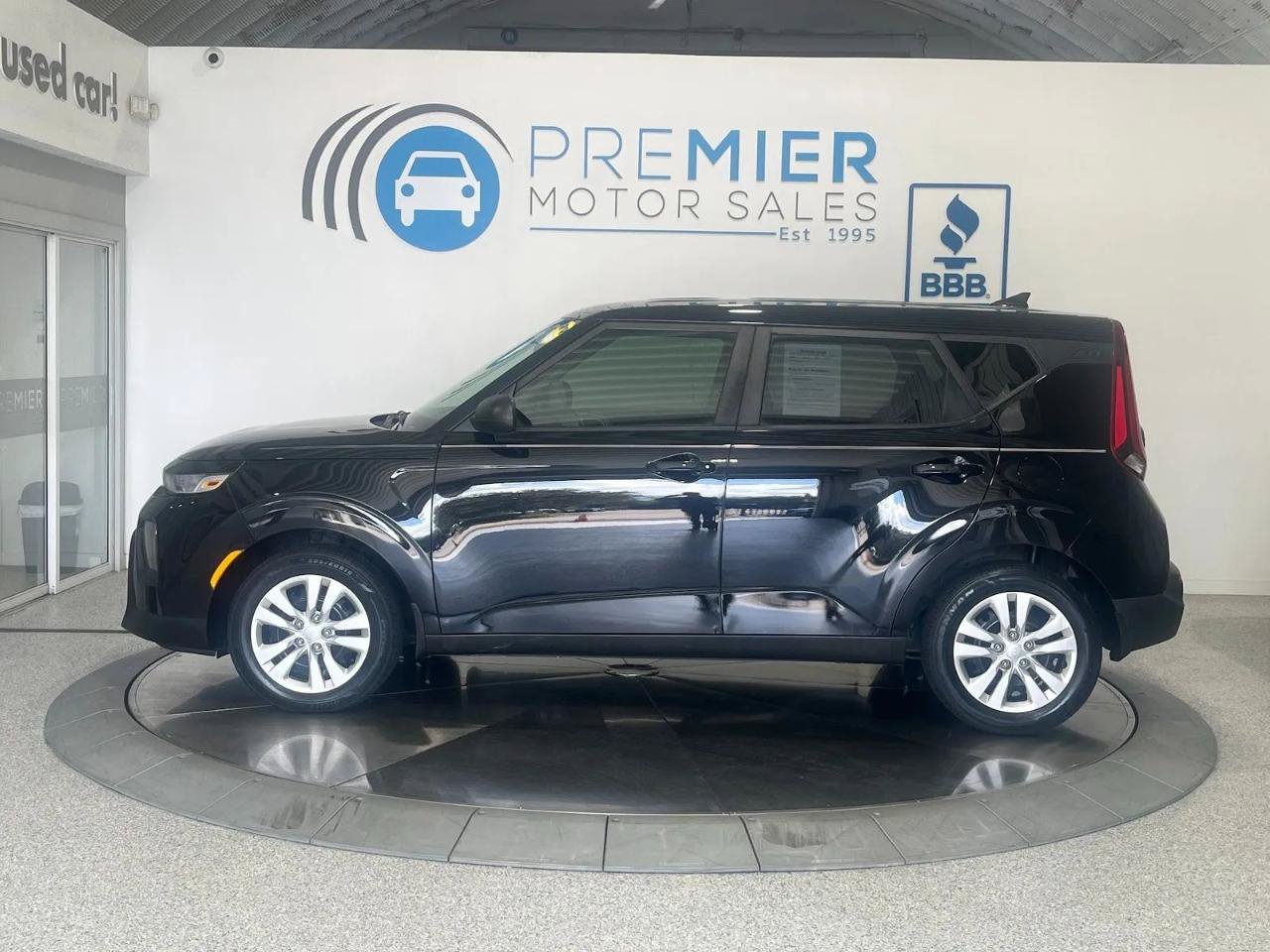 Used 2020 Kia Soul LX FWD image 2