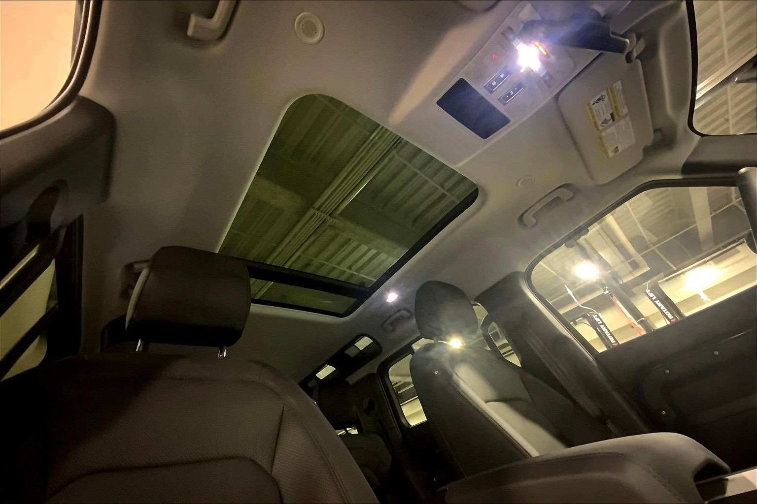 Used 2025 Land Rover Defender 110 S image 14