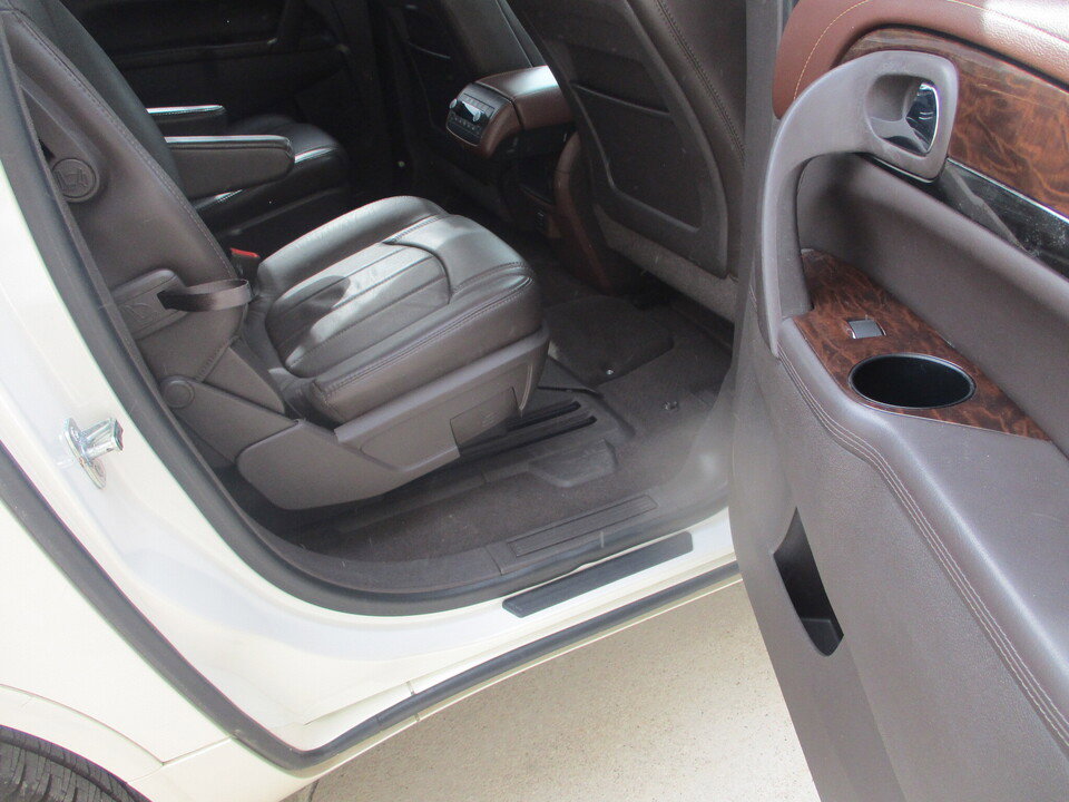 Used 2014 Buick Enclave Premium w/ Trailering Provision Package FWD image 23
