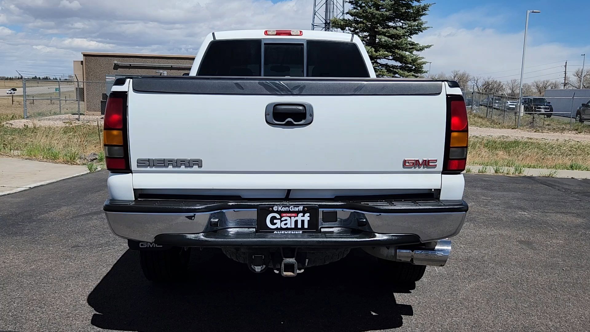 Used 2005 GMC Sierra 2500 SLT w/ Heavy-Duty Power Package AWD/4WD image 19