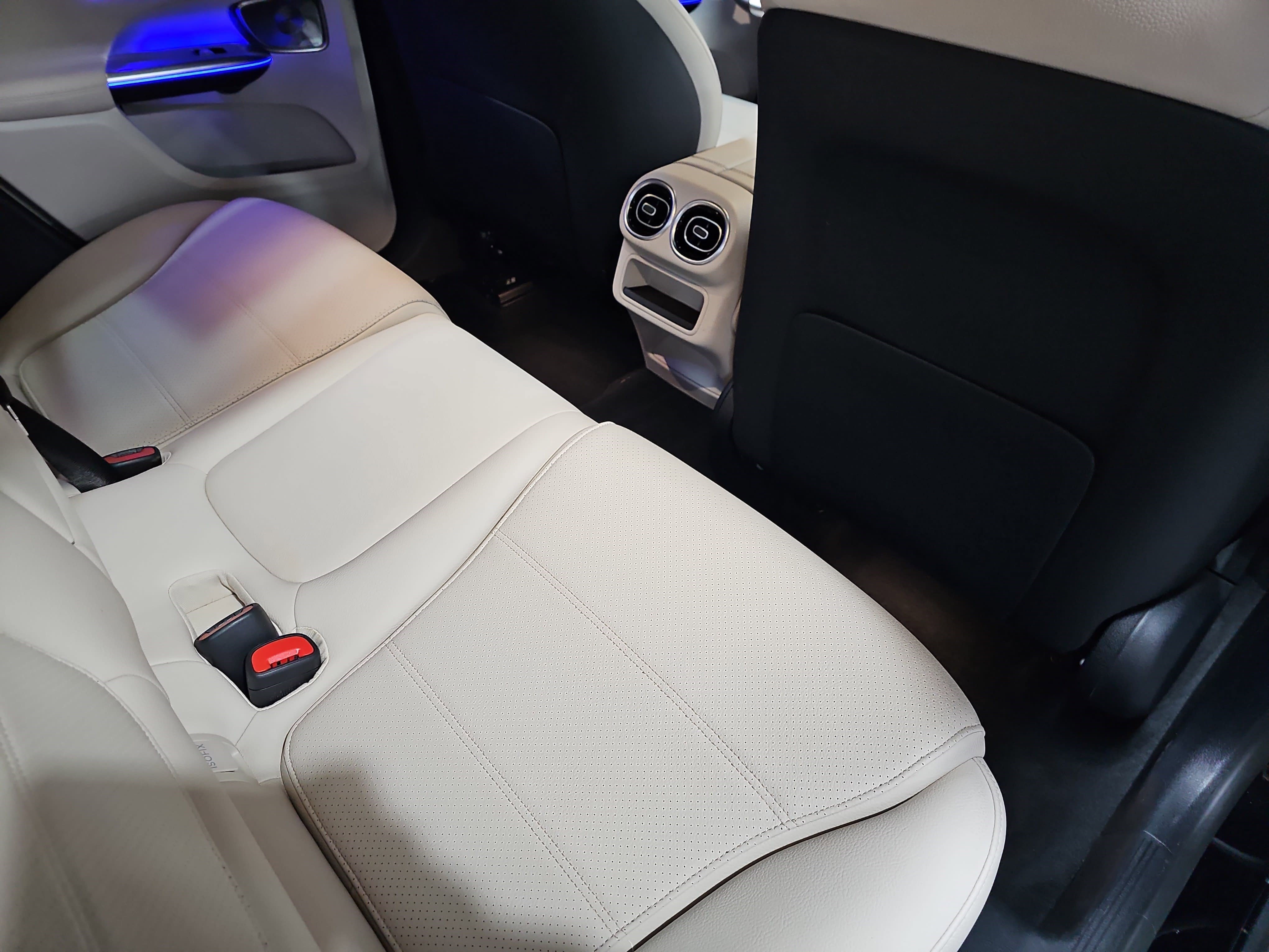 Certified 2025 Mercedes-Benz GLC 300 4MATIC image 12