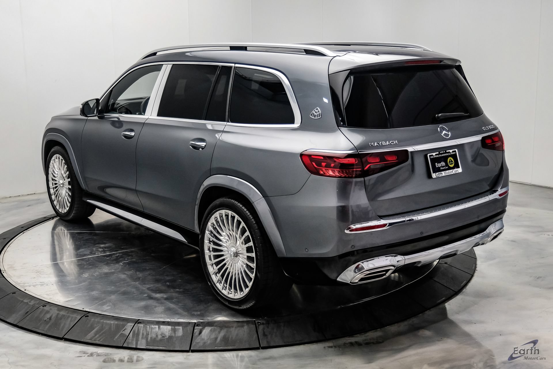 Used 2024 Mercedes-Benz Maybach GLS 600 4MATIC image 14