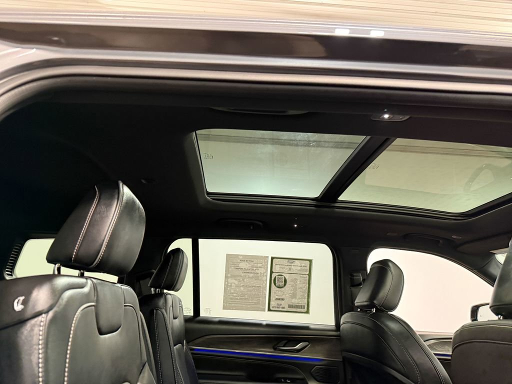 Used 2024 Jeep Grand Cherokee L Overland w/ Trailer Tow Package image 70