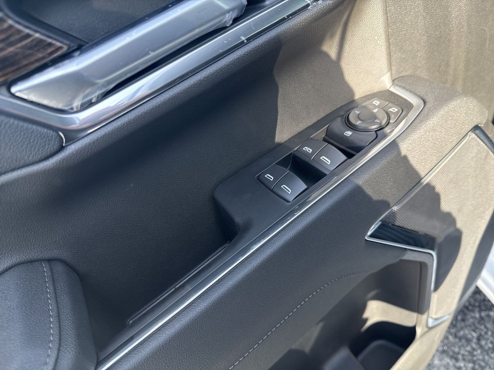 New 2026 GMC Sierra 1500 SLE image 13