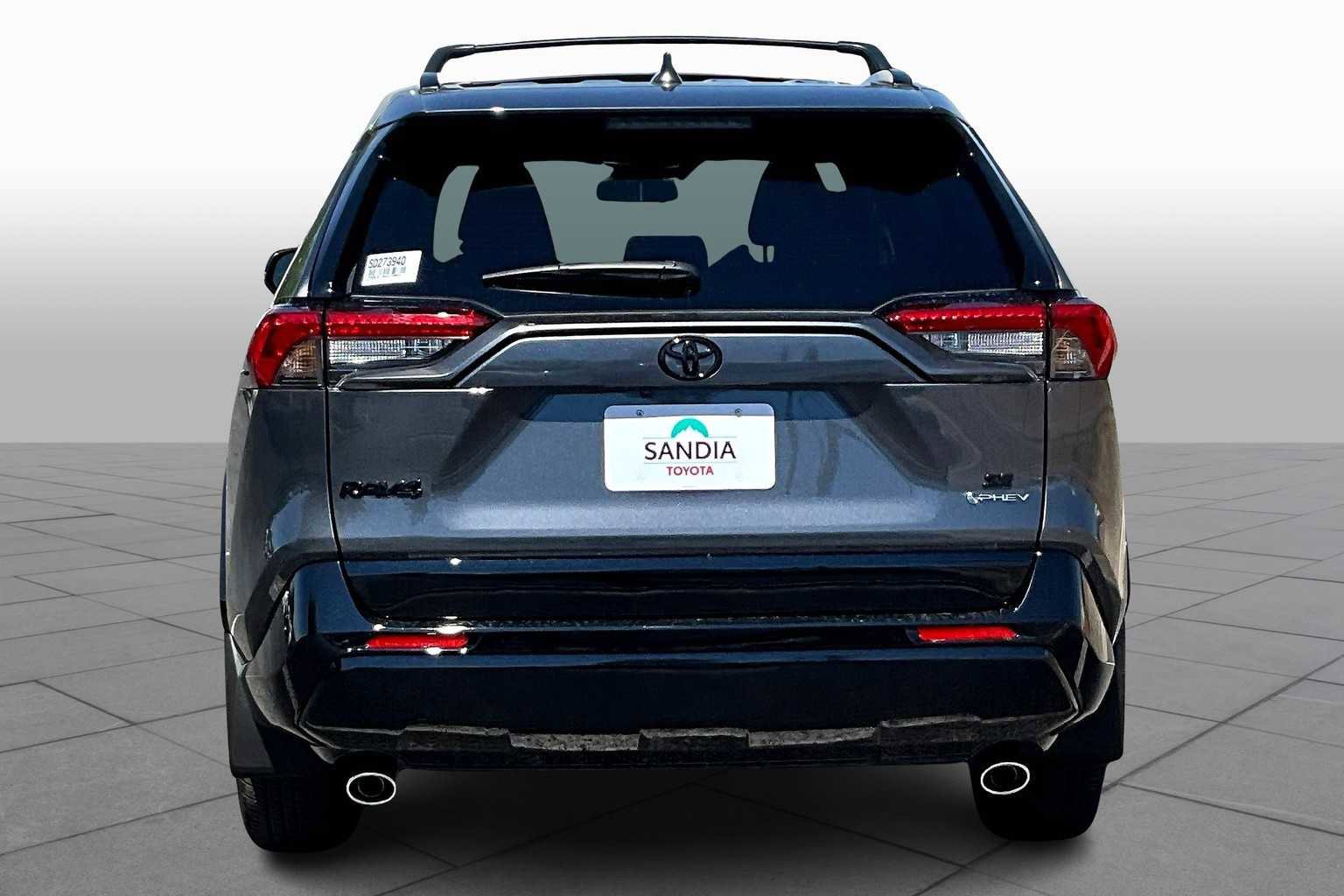 Certified 2025 Toyota RAV4 SE image 4