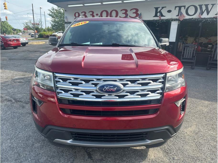 Used 2019 Ford Explorer XLT w/ Equipment Group 202A AWD/4WD image 2