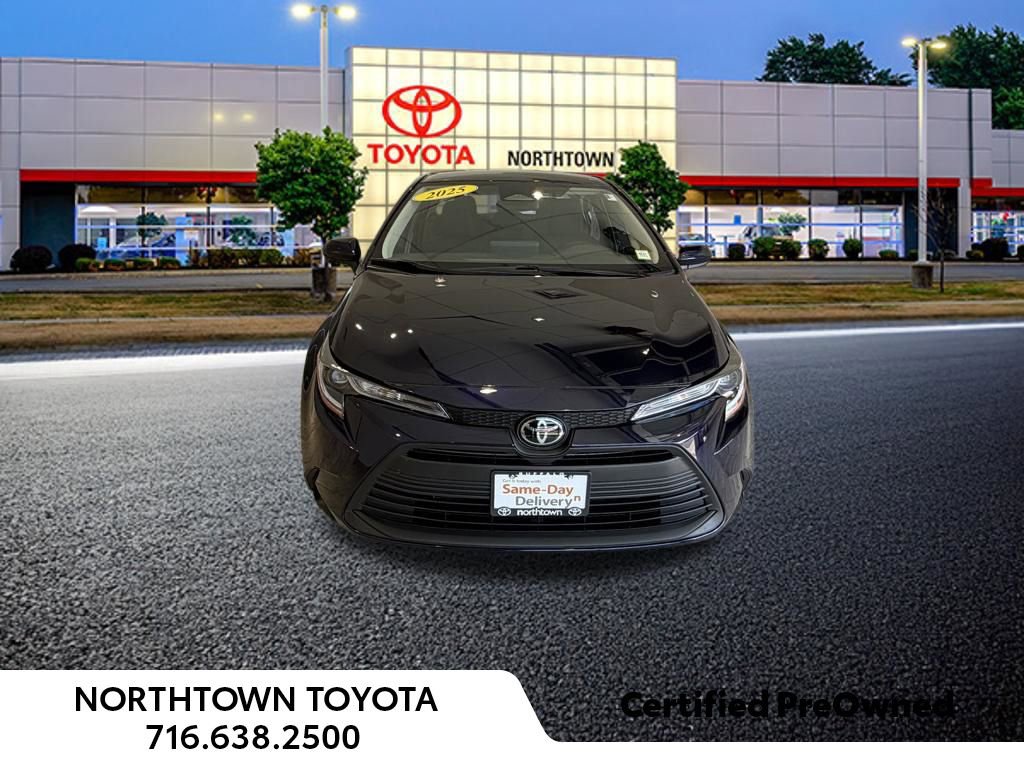 Used 2025 Toyota Corolla LE image 5