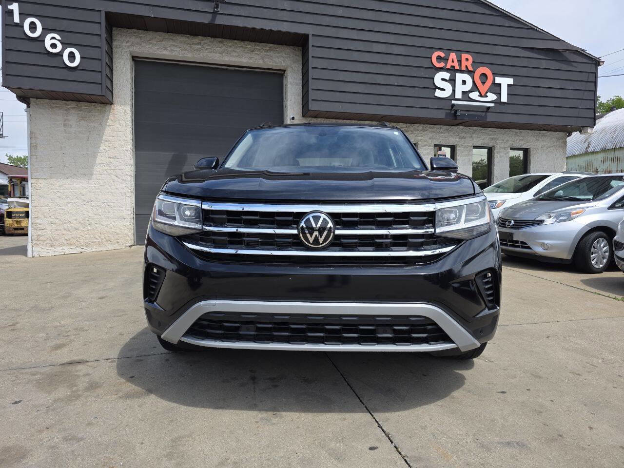 Used 2023 Volkswagen Atlas SE AWD/4WD image 2