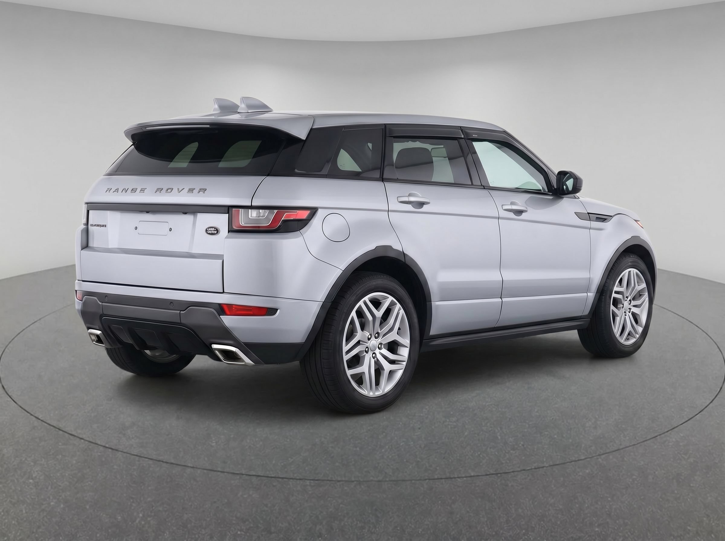 Used 2018 Land Rover Range Rover Evoque HSE Dynamic AWD/4WD image 4