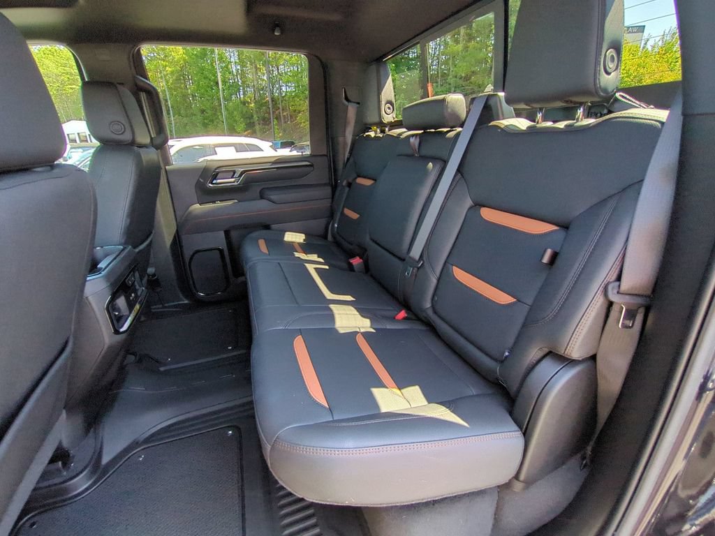 Used 2025 GMC Sierra 2500 AT4 w/ AT4 Premium Plus Package AWD/4WD image 17