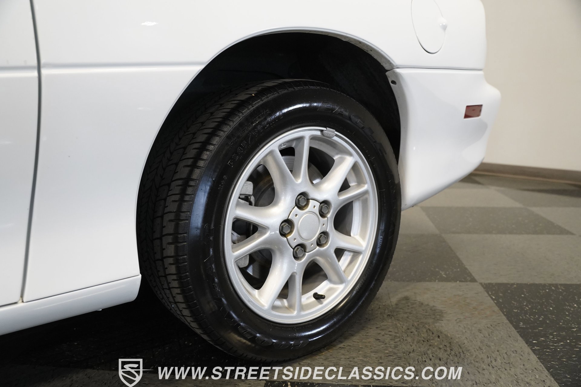 Used 2001 Chevrolet Camaro Z28 w/ Preferred Equipment Group image 13