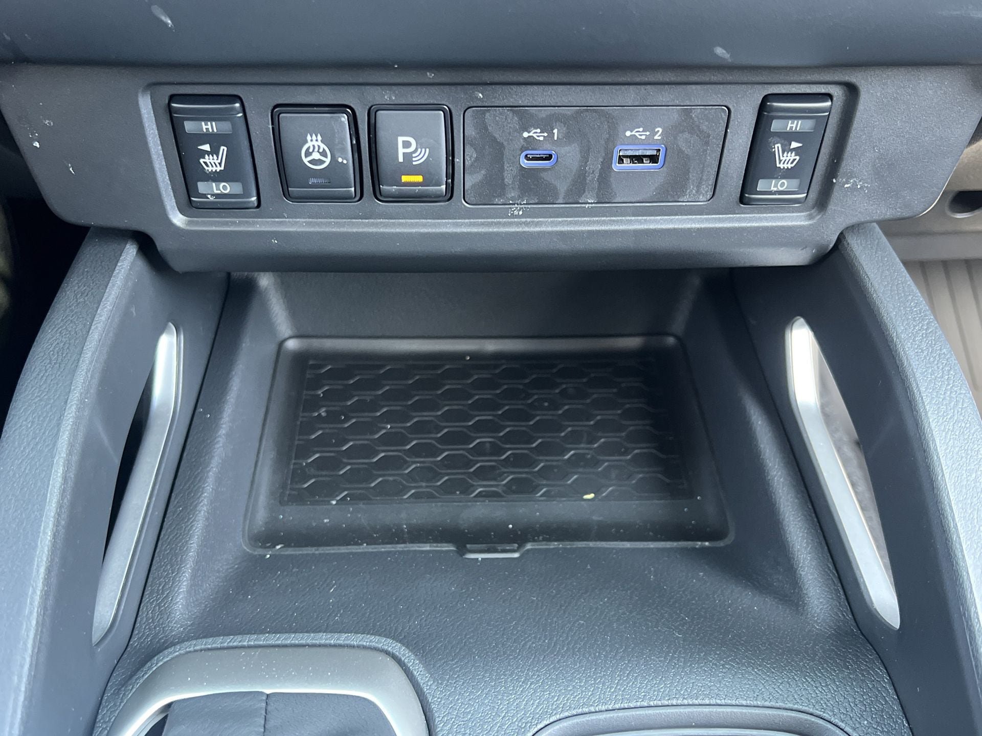 New 2026 Nissan Frontier SV w/ All-Weather Content Package AWD/4WD image 7