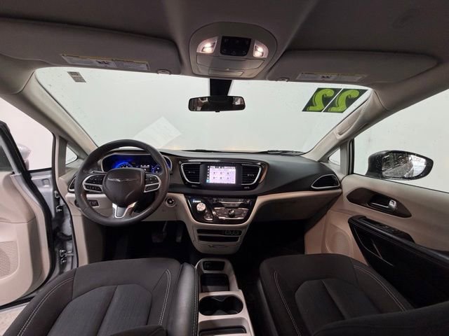 Used 2022 Chrysler Voyager LX FWD image 15