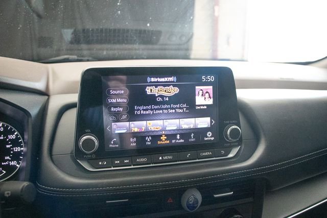 Used 2023 Nissan Rogue SV image 32