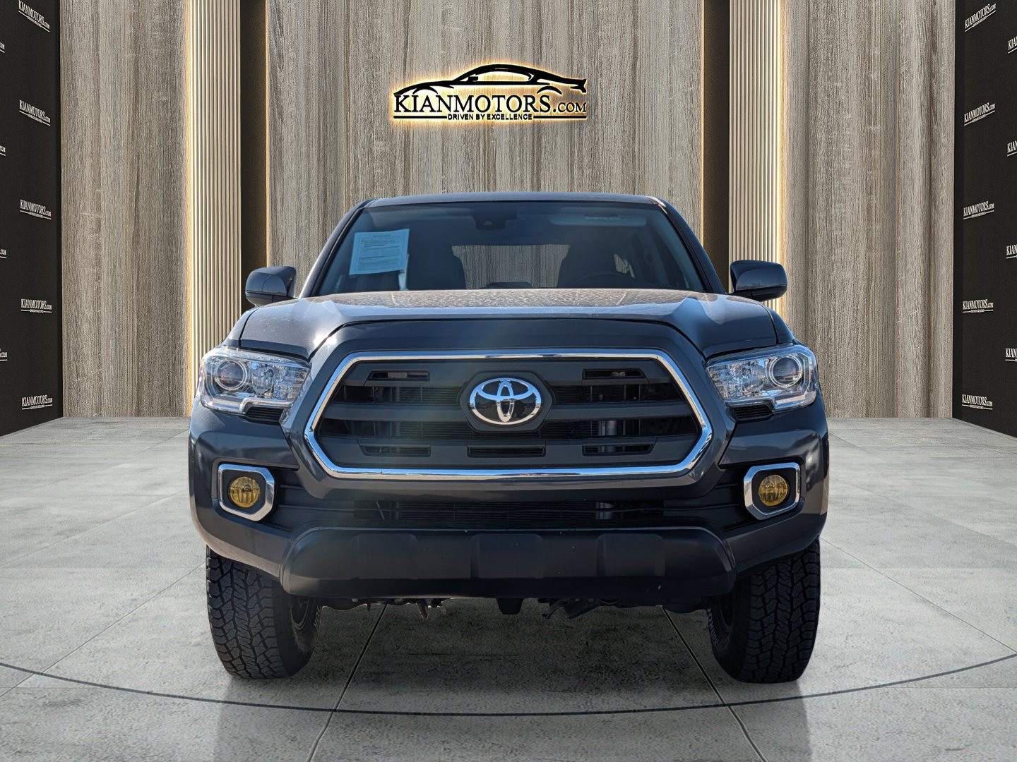 Used 2019 Toyota Tacoma SR w/ SR Convenience Package image 3