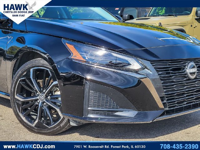 Used 2025 Nissan Altima 2.5 SR AWD/4WD image 3