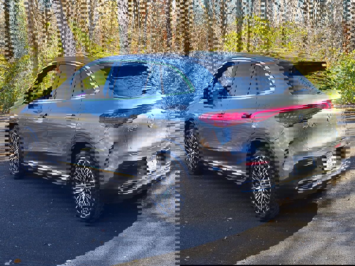 Used 2023 Mercedes-Benz EQE 500 4MATIC SUV image 4