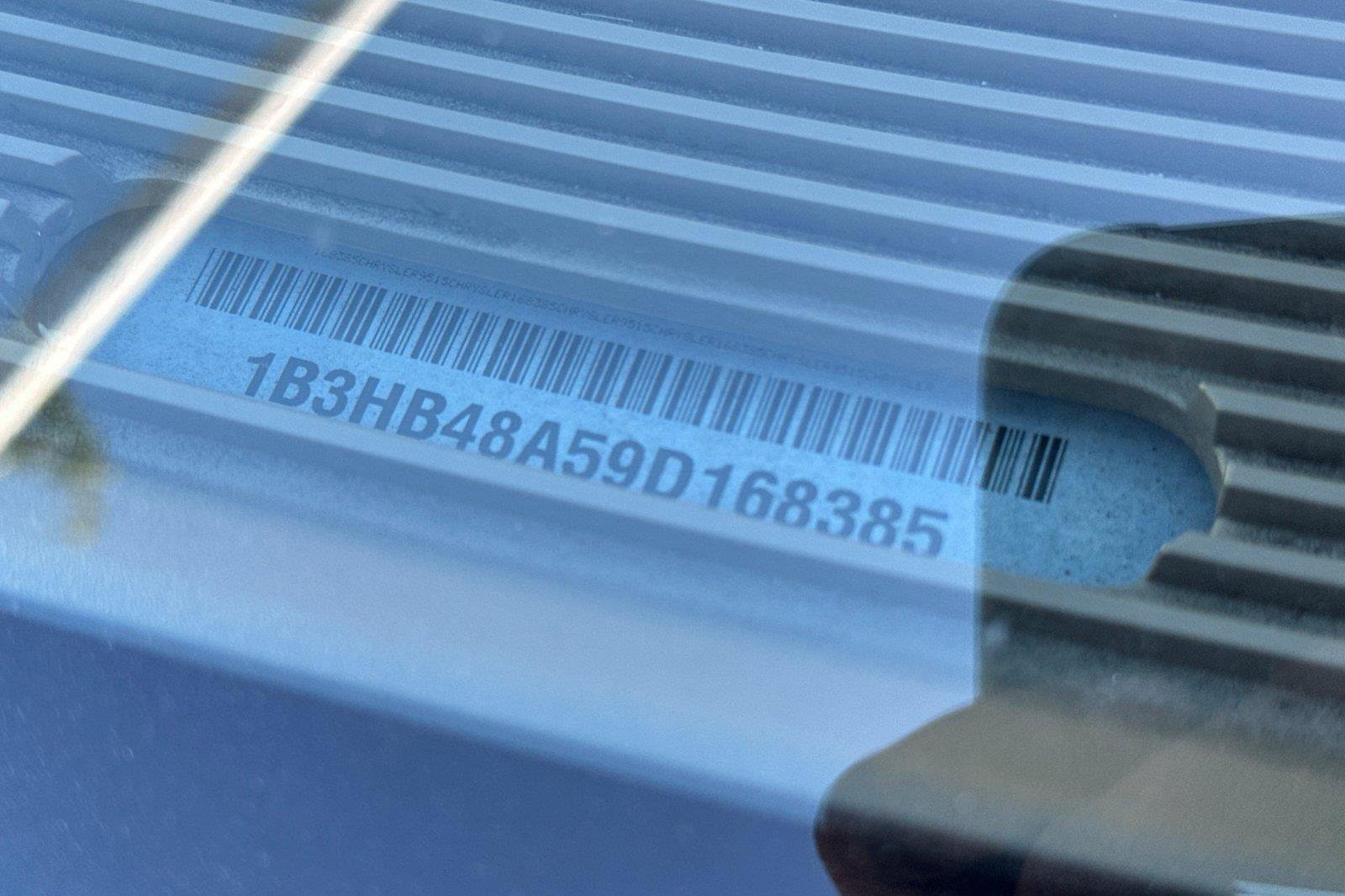 Used 2009 Dodge Caliber SXT image 7