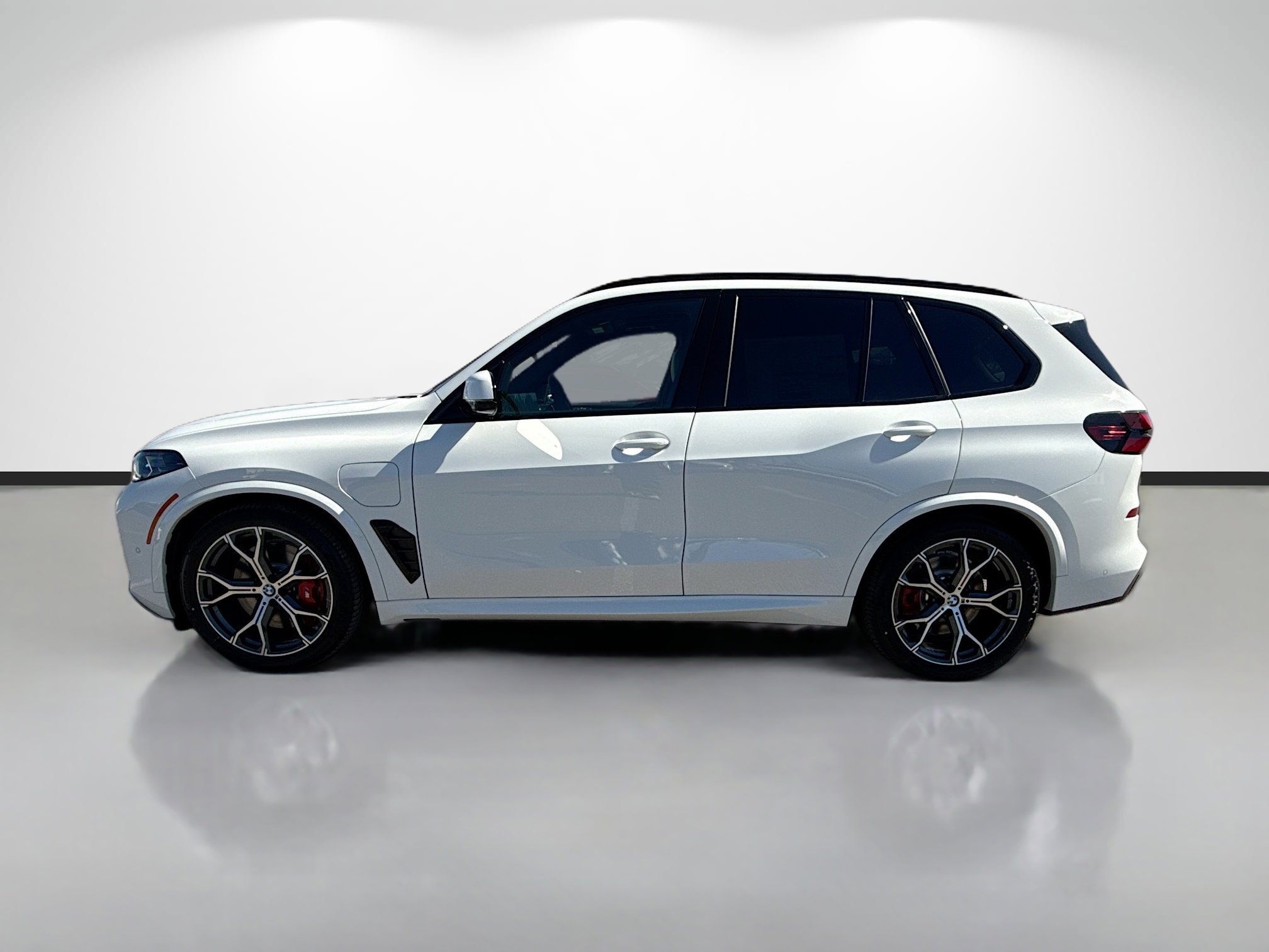 New 2026 BMW X5 xDrive50e w/ Executive Package image 6