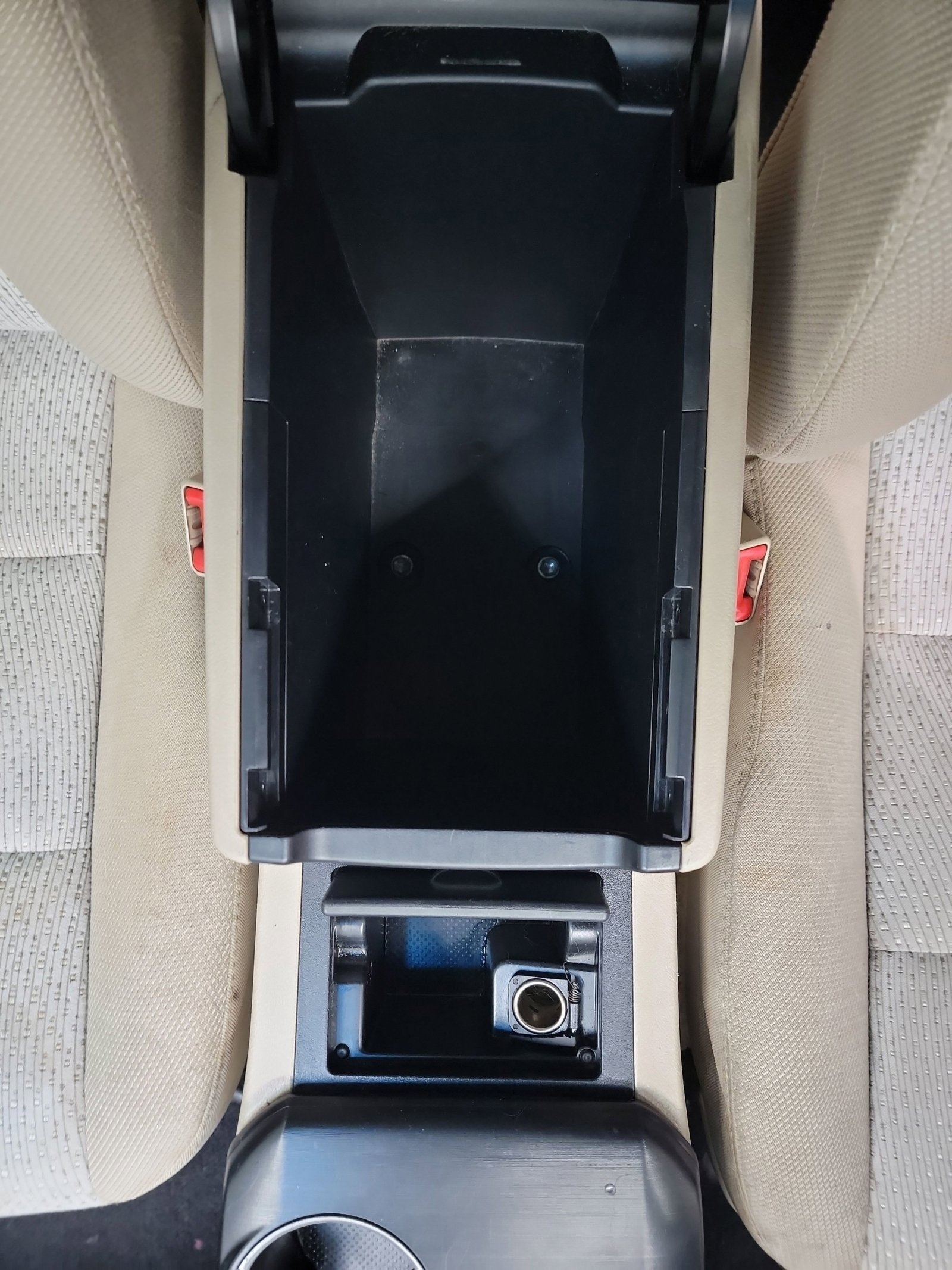 Used 2012 Toyota Camry LE image 27