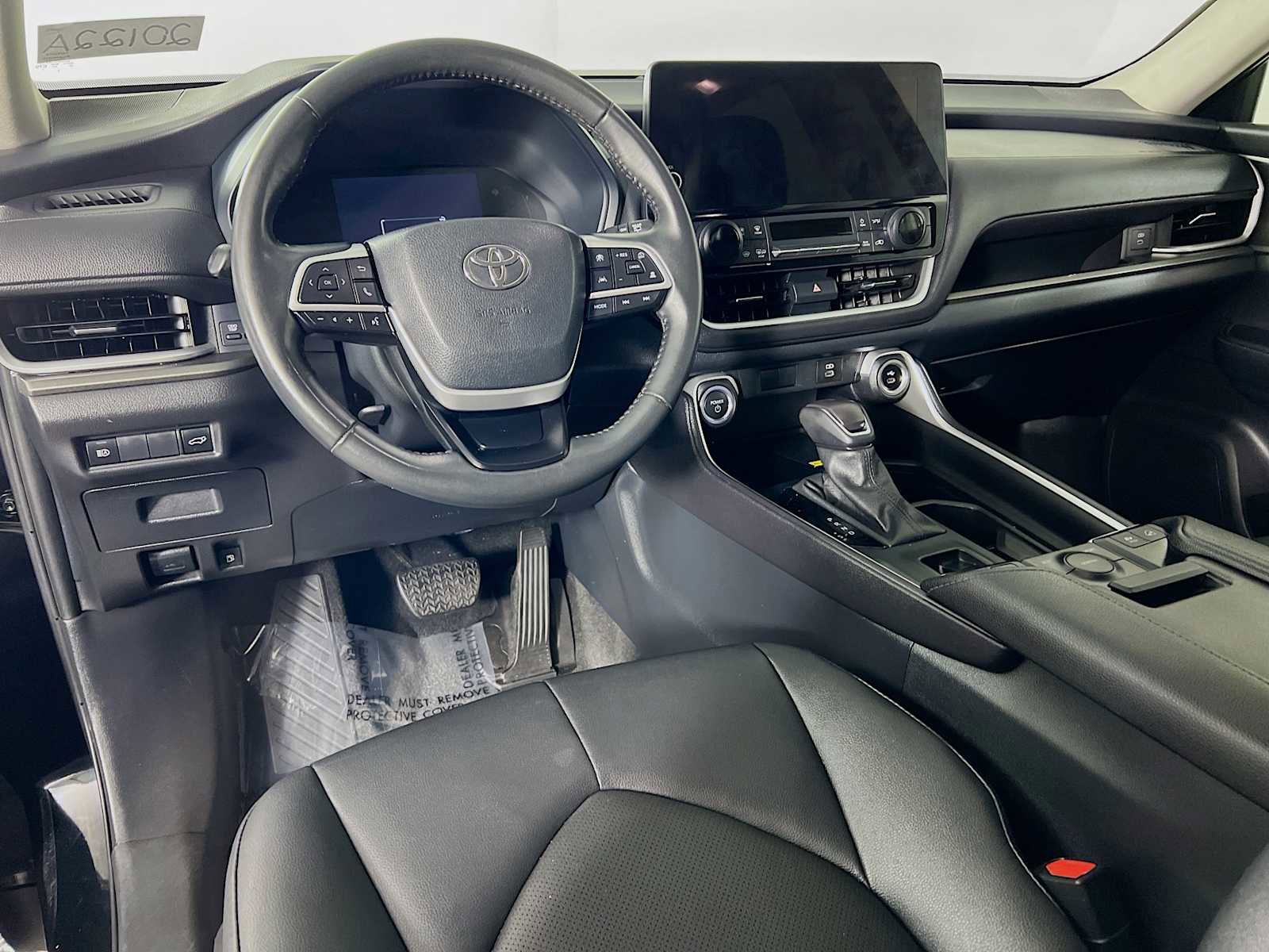 Used 2024 Toyota Grand Highlander XLE image 9