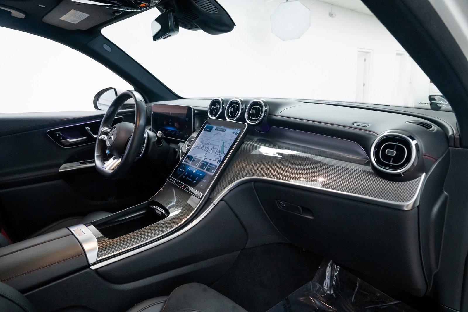 Used 2024 Mercedes-Benz GLC 43 AMG 4MATIC image 25