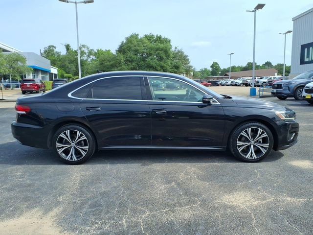Used 2021 Volkswagen Passat 2.0T SE FWD image 4