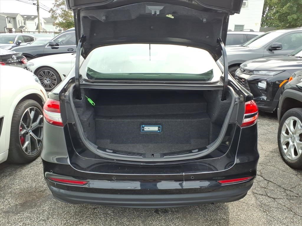 Used 2019 Ford Fusion Energi Titanium image 9