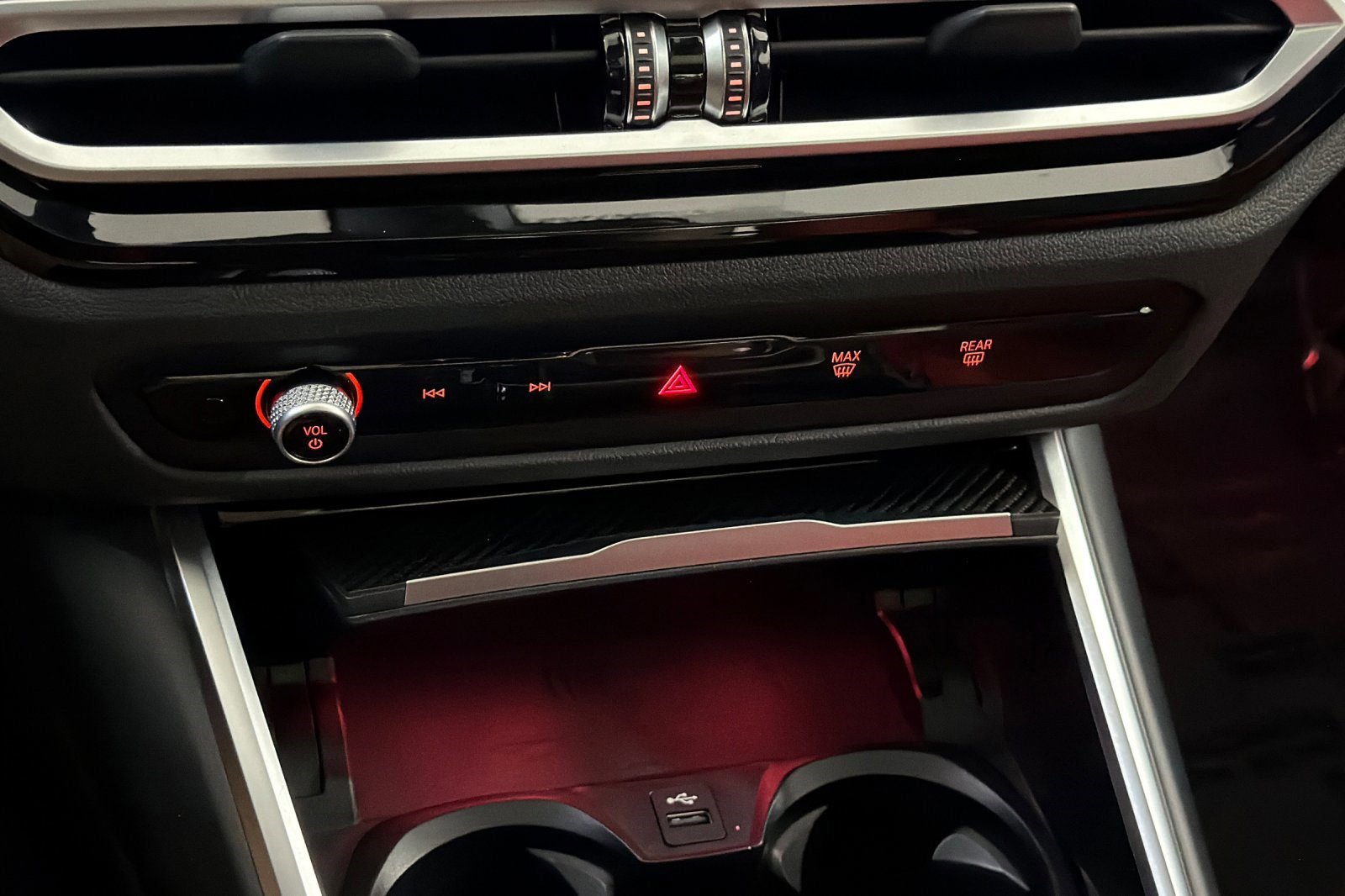 Used 2023 BMW M3 Competition w/ M Carbon Exterior Package image 18