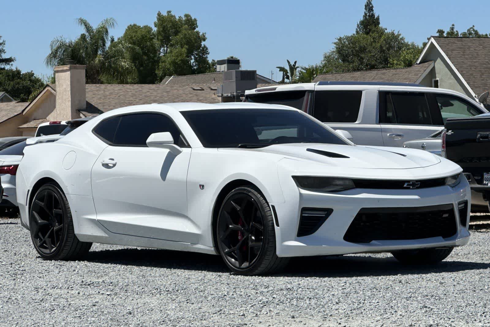 Used 2016 Chevrolet Camaro SS RWD image 10