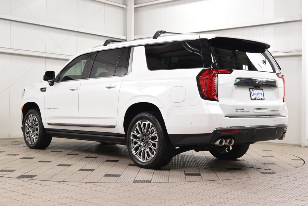 Used 2024 GMC Yukon XL Denali Ultimate AWD/4WD image 9