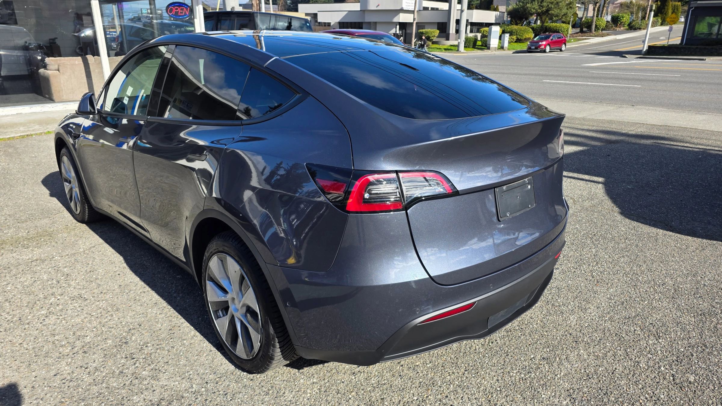 Used 2021 Tesla Model Y Long Range image 7