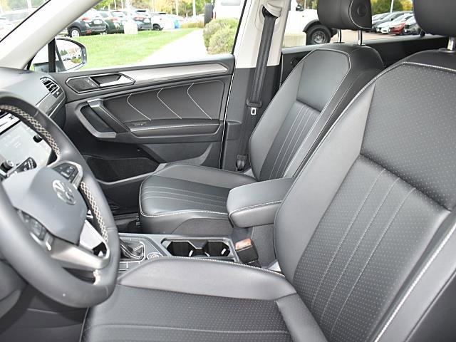 Used 2024 Volkswagen Tiguan SE image 10
