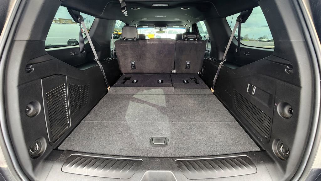 Used 2022 Chevrolet Suburban LT AWD/4WD image 8