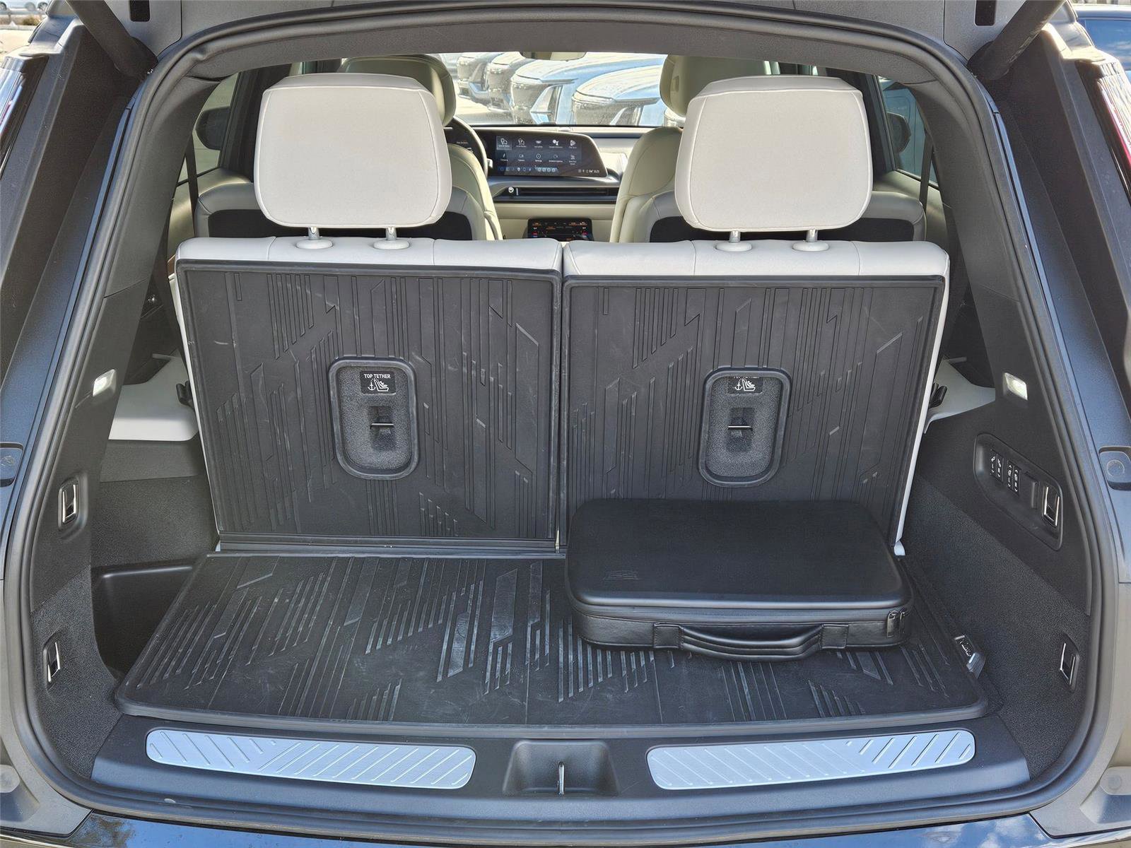 New 2026 Cadillac Vistiq Sport w/ LPO, Floor Liner Package AWD/4WD image 29