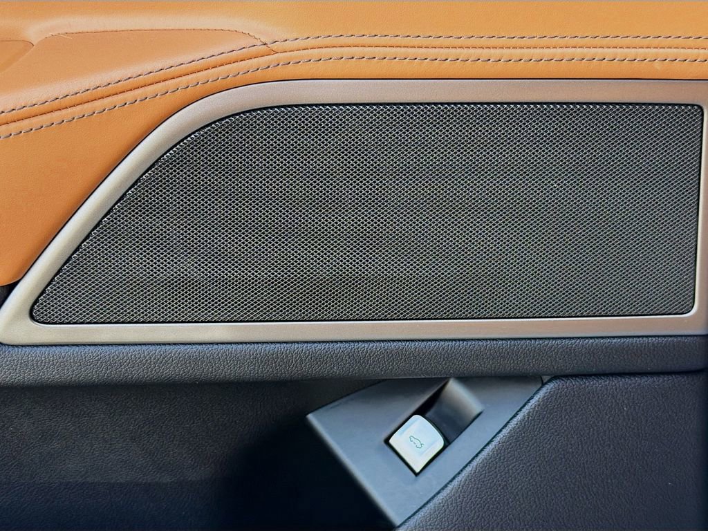 Used 2020 BMW 740i w/ Premium Package image 24