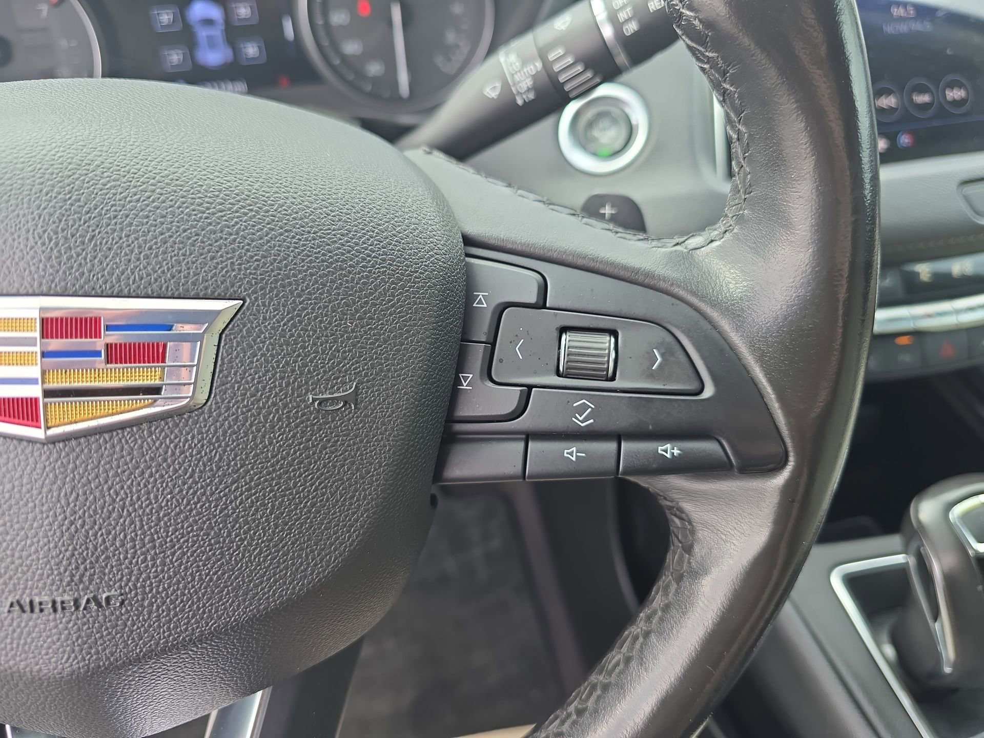 Used 2019 Cadillac XT4 Premium Luxury image 18