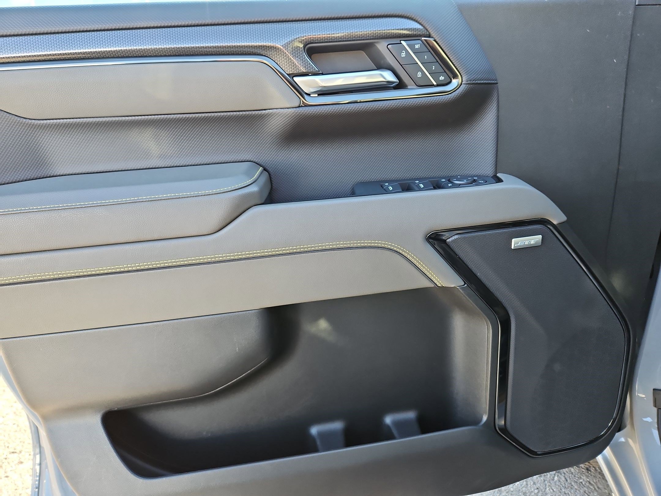 Used 2024 Chevrolet Silverado 1500 ZR2 w/ Technology Package image 12