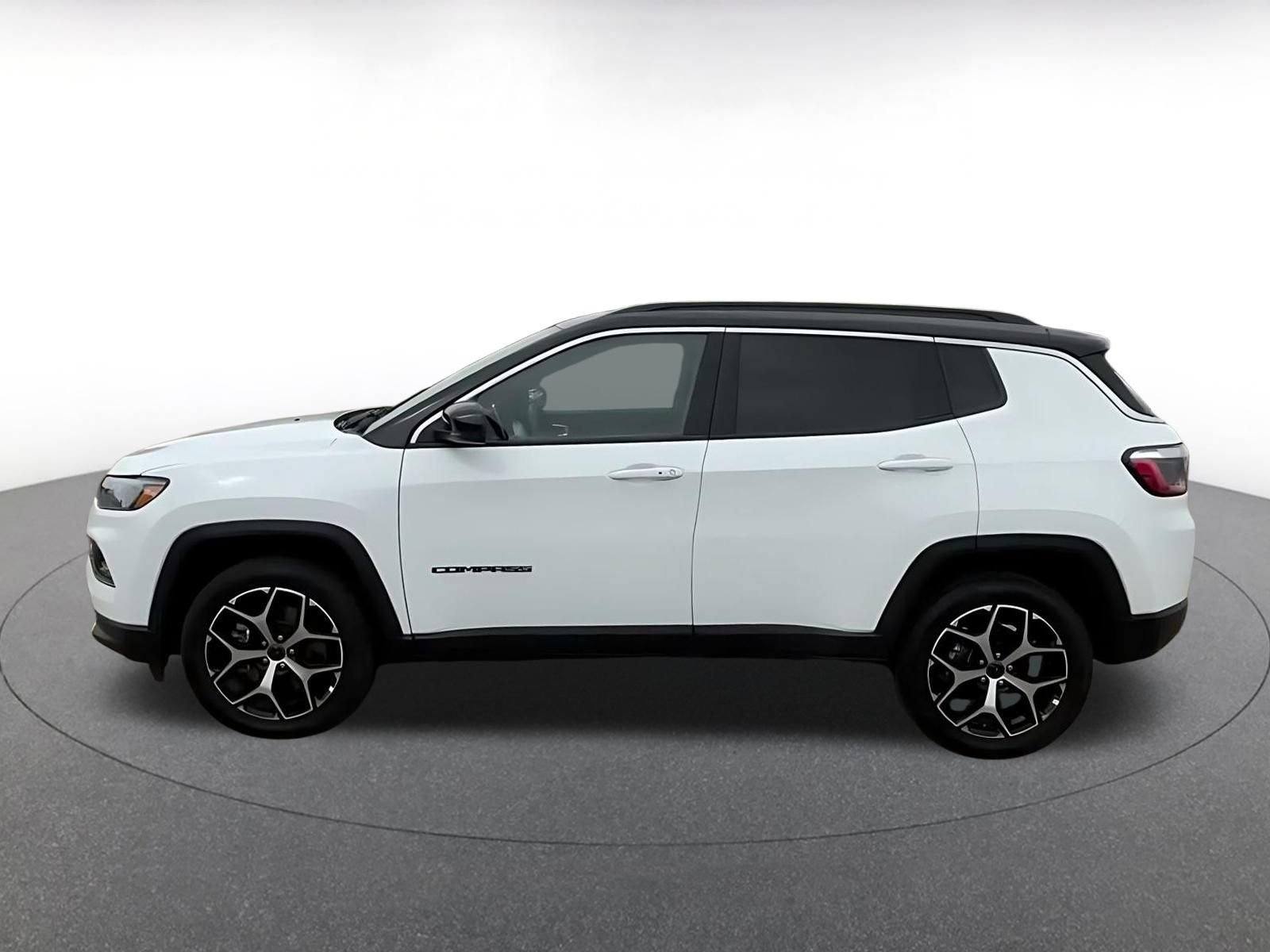 Used 2025 Jeep Compass Limited AWD/4WD image 8