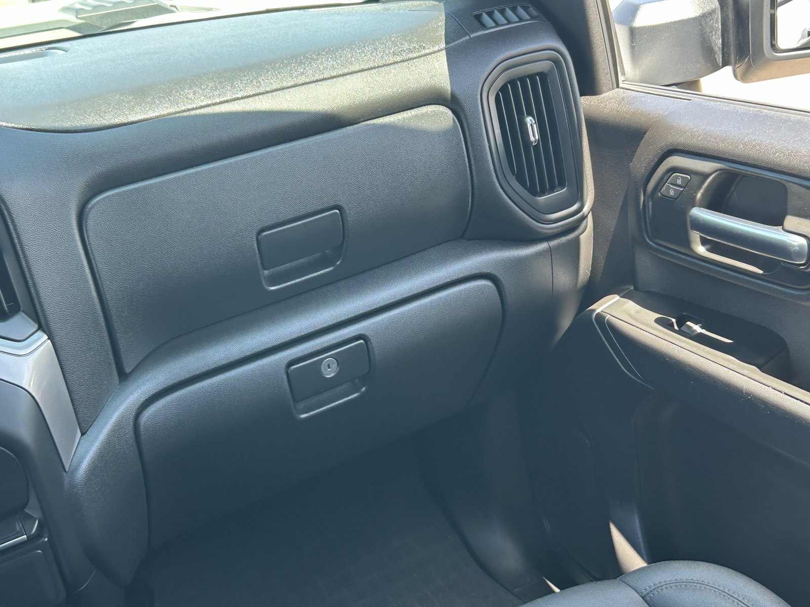 Certified 2026 Chevrolet Silverado 2500 W/T w/ WT Convenience Package AWD/4WD image 17