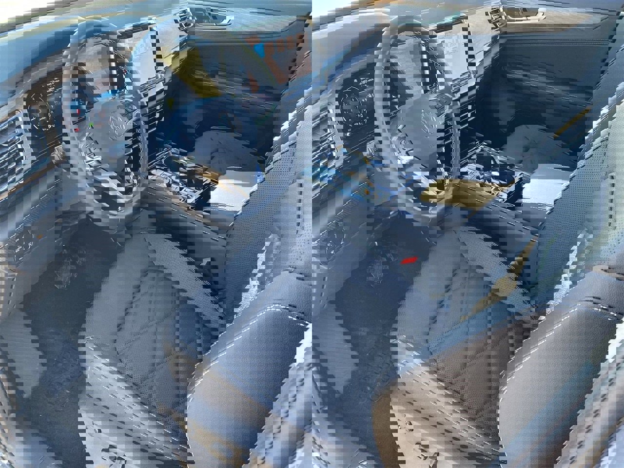 New 2026 Volkswagen Atlas SE image 14