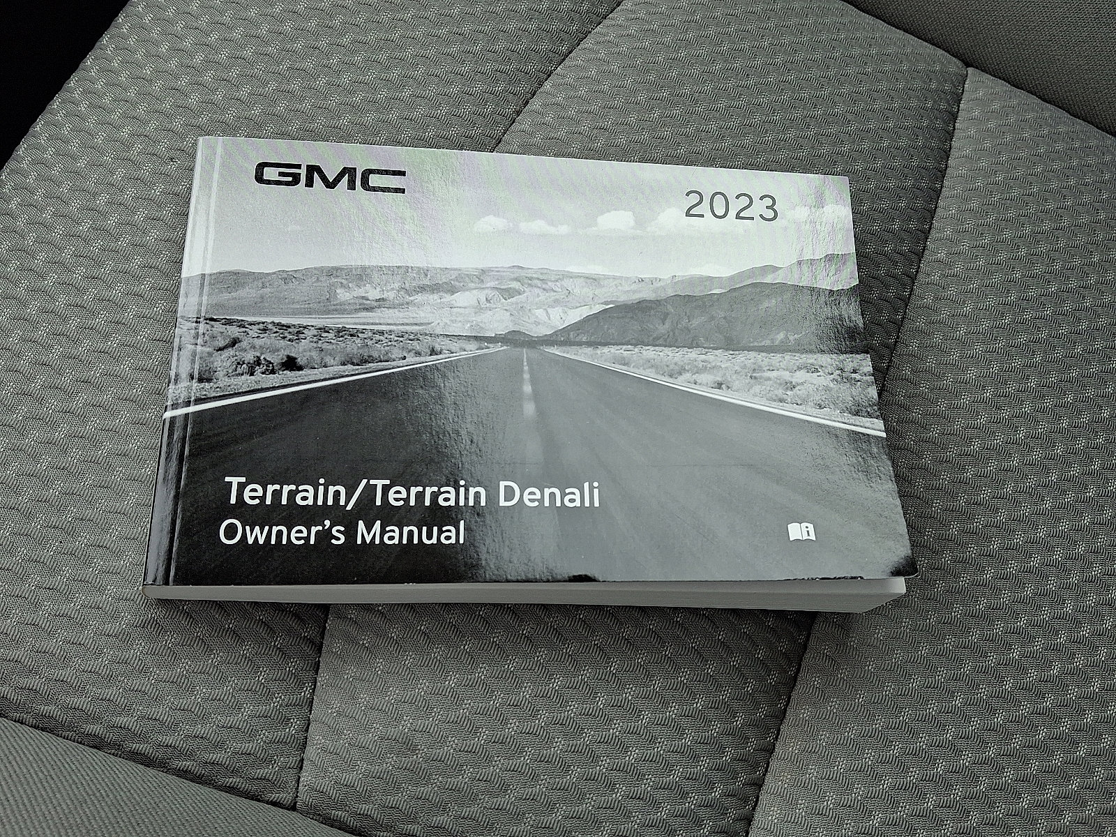 Certified 2023 GMC Terrain SLE w/ Driver Convenience Package image 26