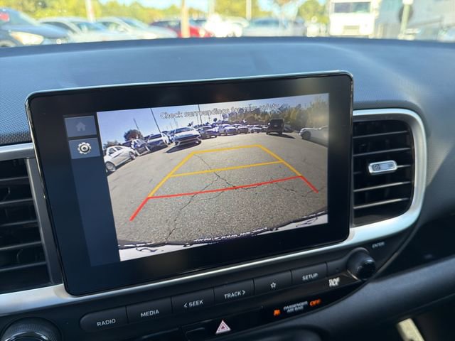 Used 2024 Hyundai Venue SE image 27