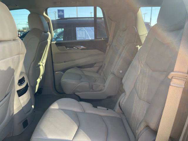 Used 2020 Cadillac Escalade Luxury w/ LPO, Radiant Package image 17