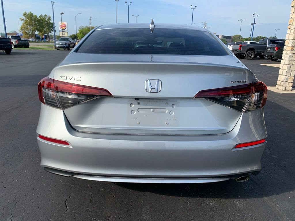 Used 2025 Honda Civic Sport image 4