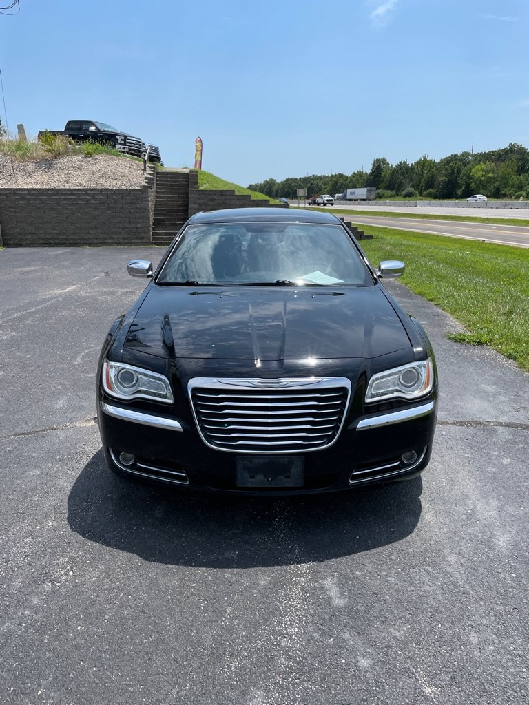 Used 2012 Chrysler 300 Limited RWD image 8