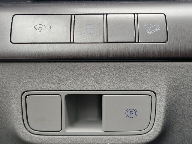 Used 2025 Hyundai Kona SEL FWD image 22