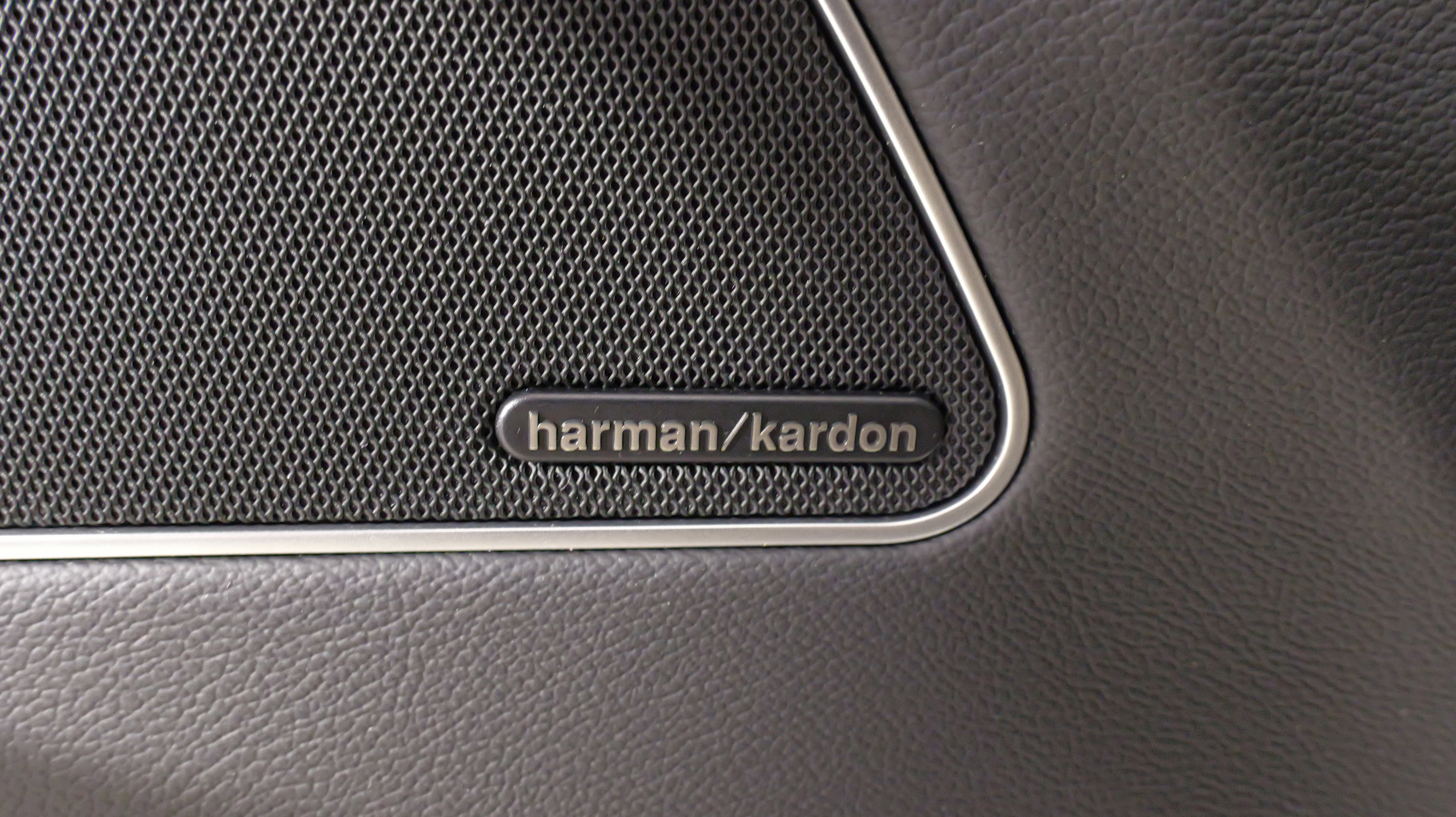 Used 2018 Maserati Levante image 26