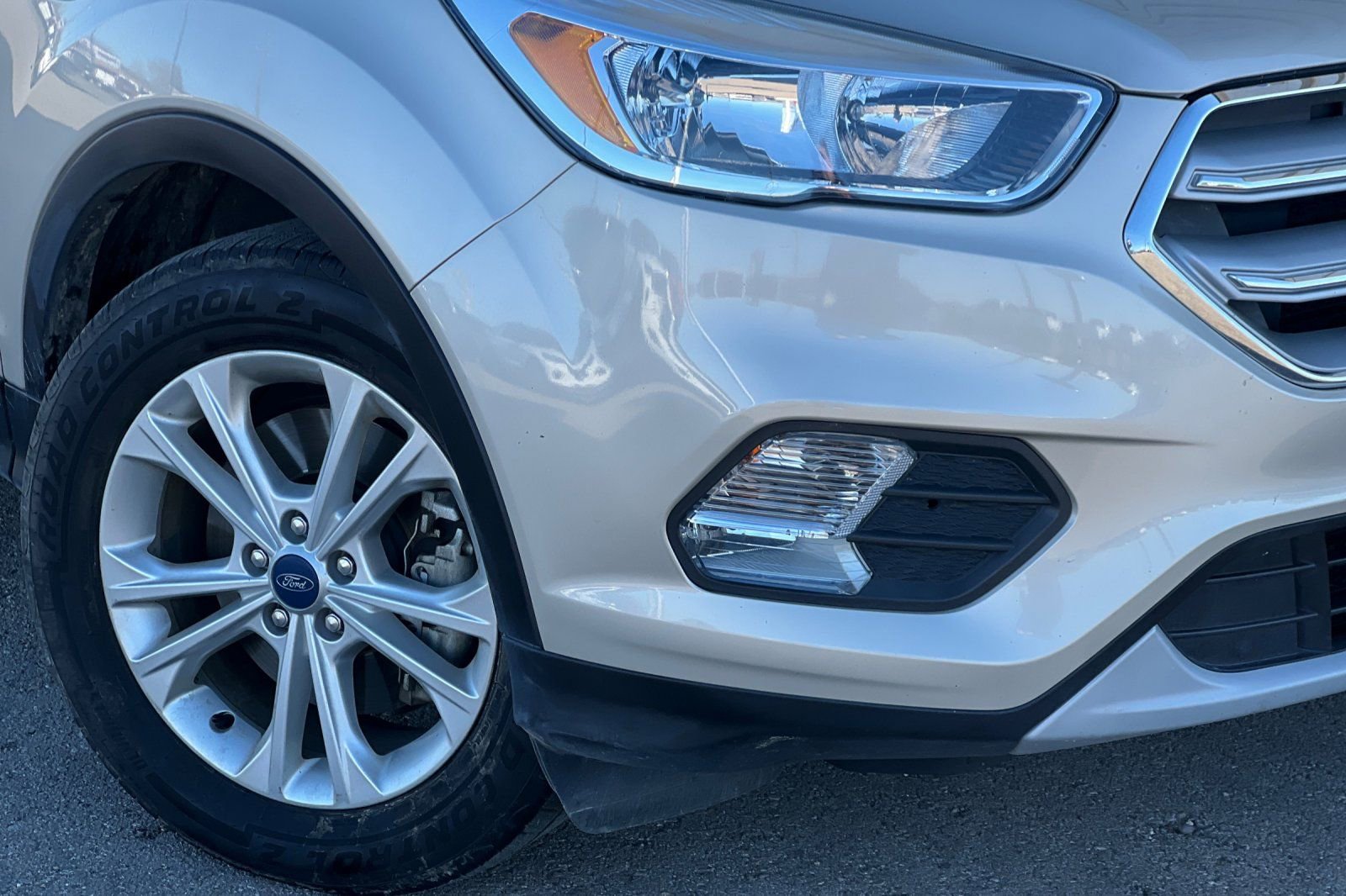 Used 2018 Ford Escape SE w/ SE Sync 3 Package image 29