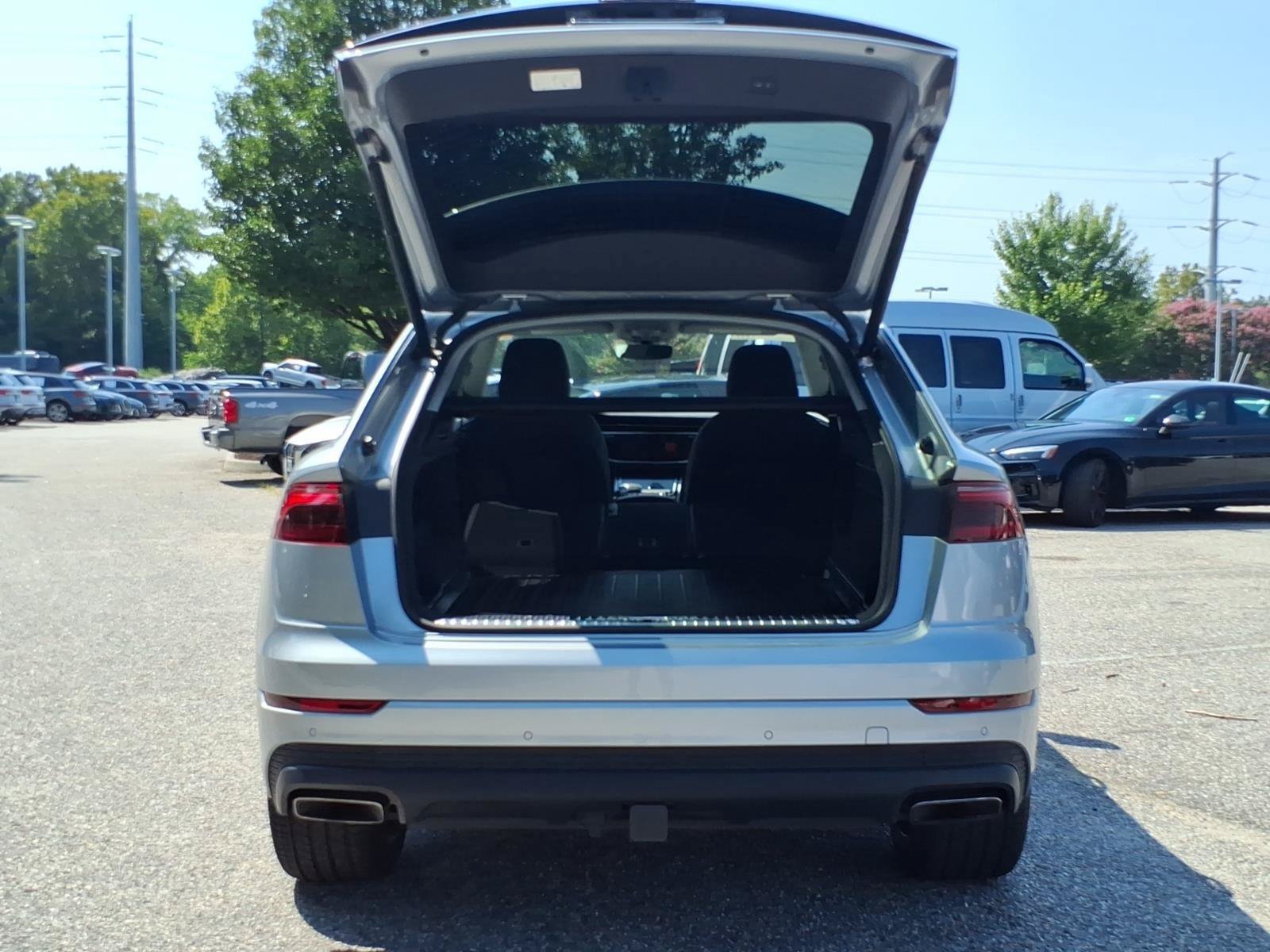 Used 2025 Audi Q8 Premium Plus w/ Premium Plus Package AWD/4WD image 32